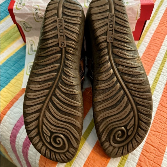 Naot Women’s Zip Ankle Boots - Picture 4 of 5